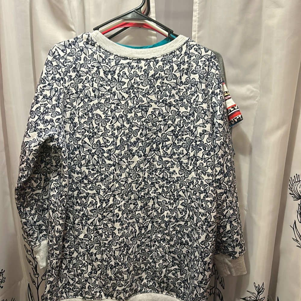Sweatshirt gray with blue butterfly print